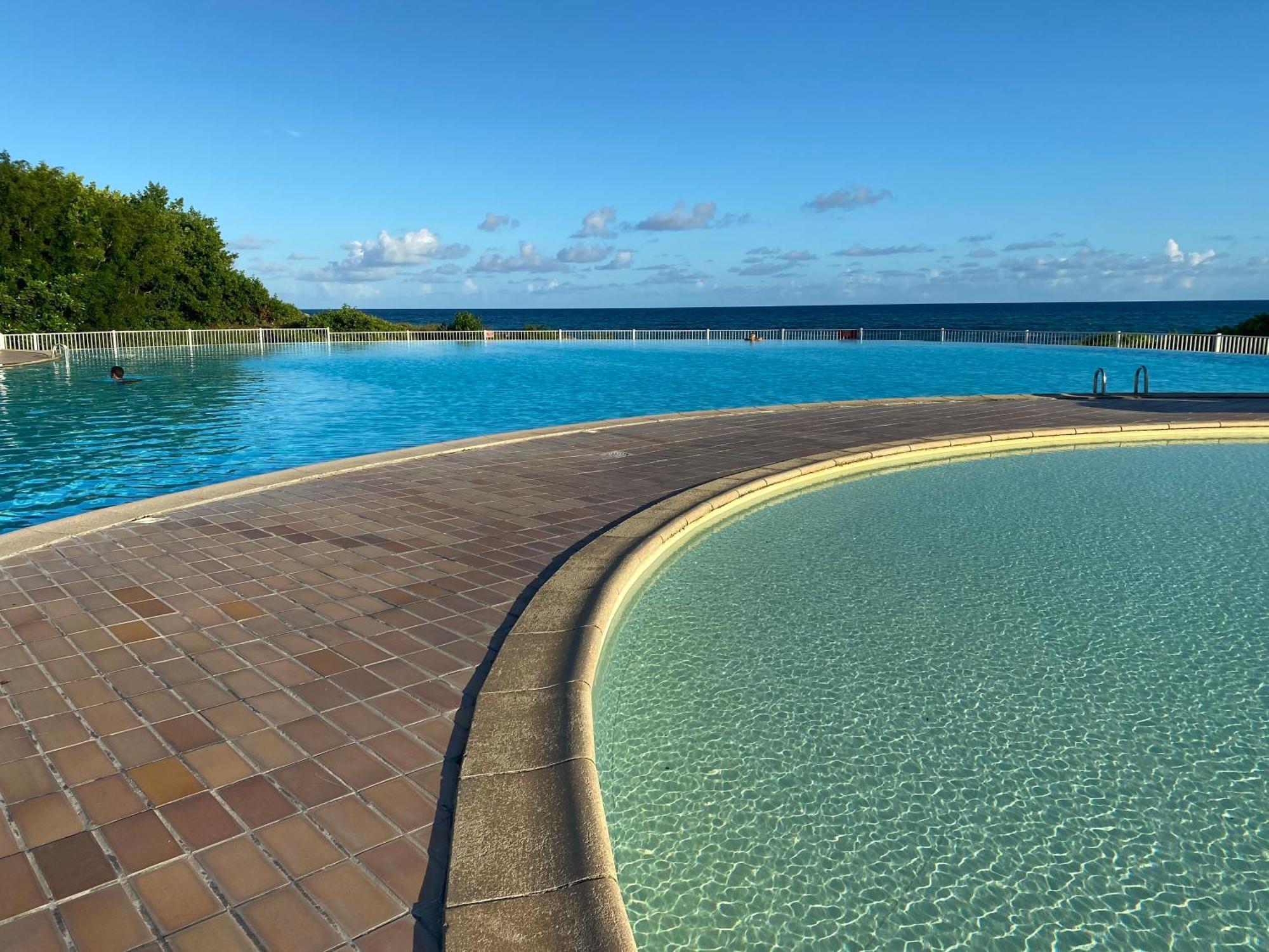 Ti Kaz Emeraude - Mer, Soleil Et Sable Fin, Piscine Et Tennis Saint-Francois  Exterior photo