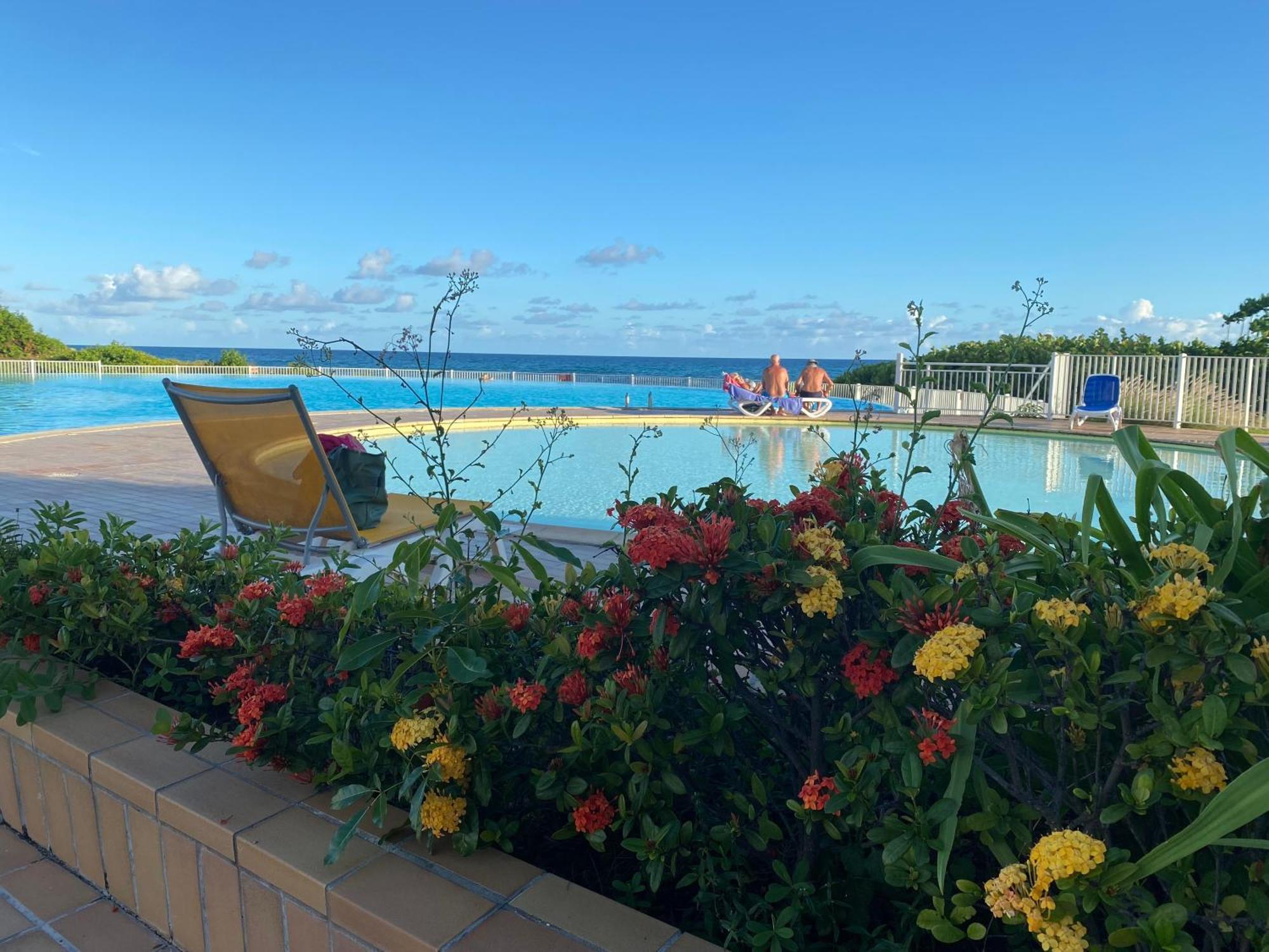 Ti Kaz Emeraude - Mer, Soleil Et Sable Fin, Piscine Et Tennis Saint-Francois  Exterior photo